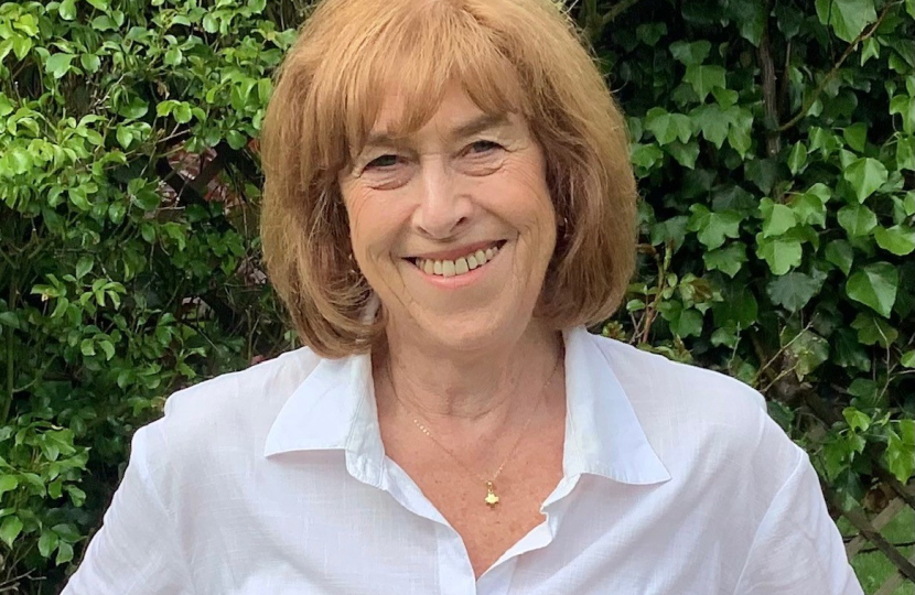 Cllr Lynn Gibbons